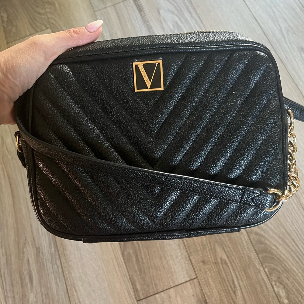 ✨VICTORIA SECRET Purse✨